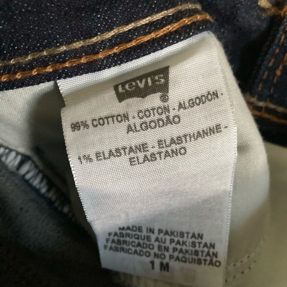 Levis - Picture 5 of 6